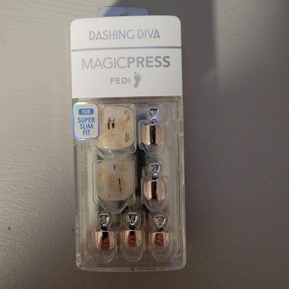 DASHING DIVA Magic Press Oh California Pedi Gold Touch - Picture 3 of 7